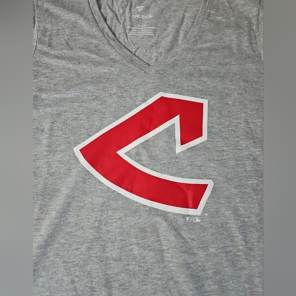 Cleveland Indians Fanatics Cooperstown Collection V-neck Shirt Women Medium NWT - Picture 3 of 7